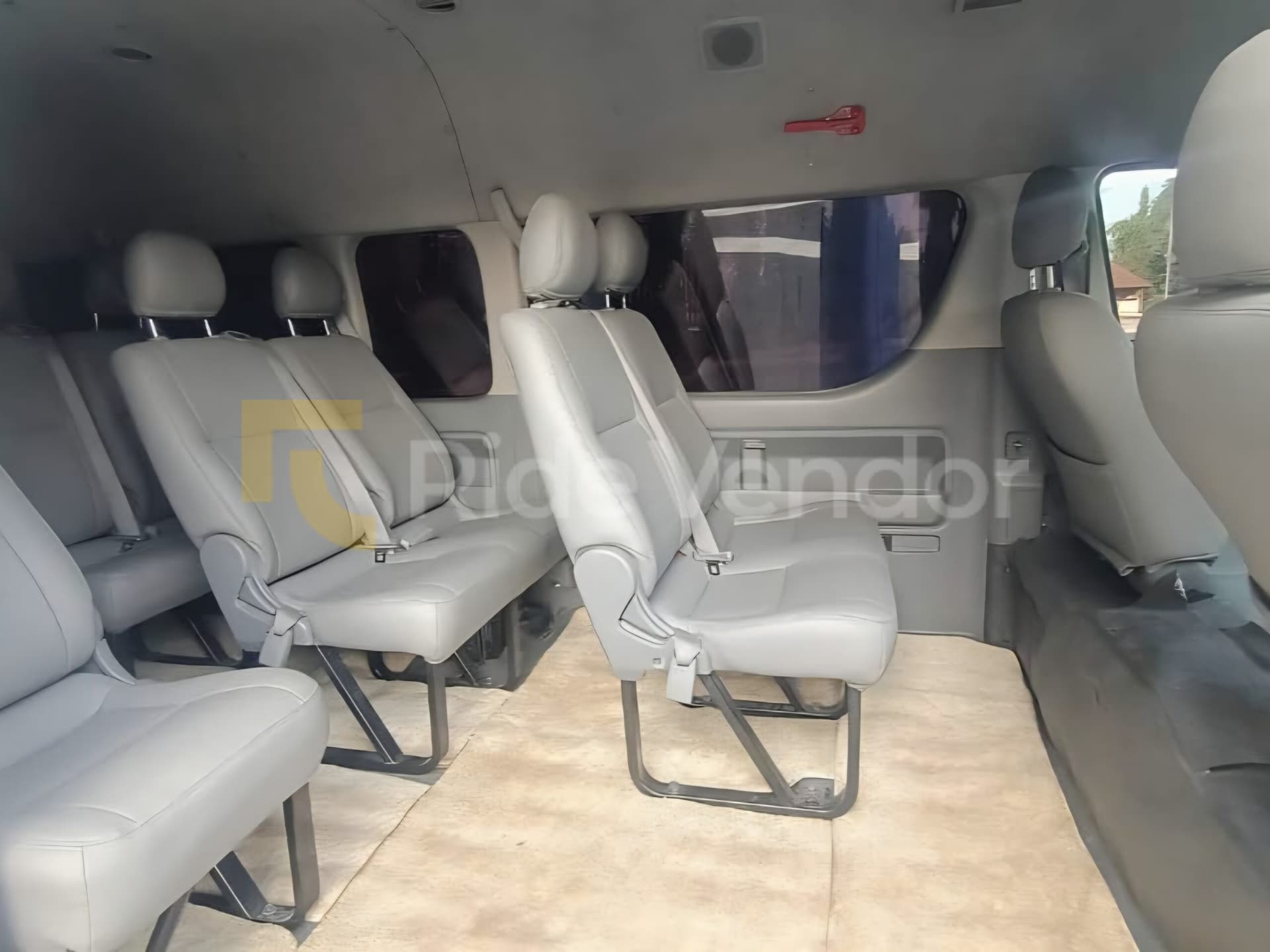 2019 Toyota Hiace Bus — photo 2