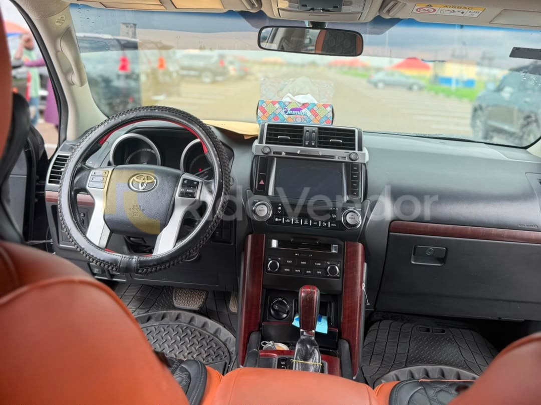 2020 Toyota Prado TXL — photo 3