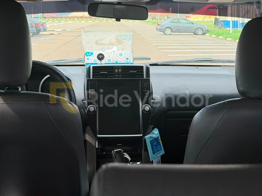 2020 Toyota Land Cruiser — photo 3