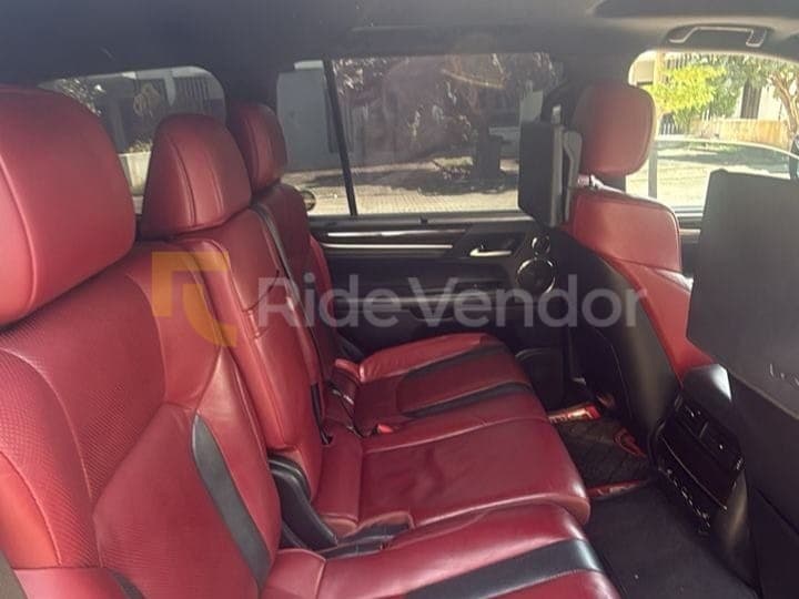 2022 Lexus LX570 — photo 4