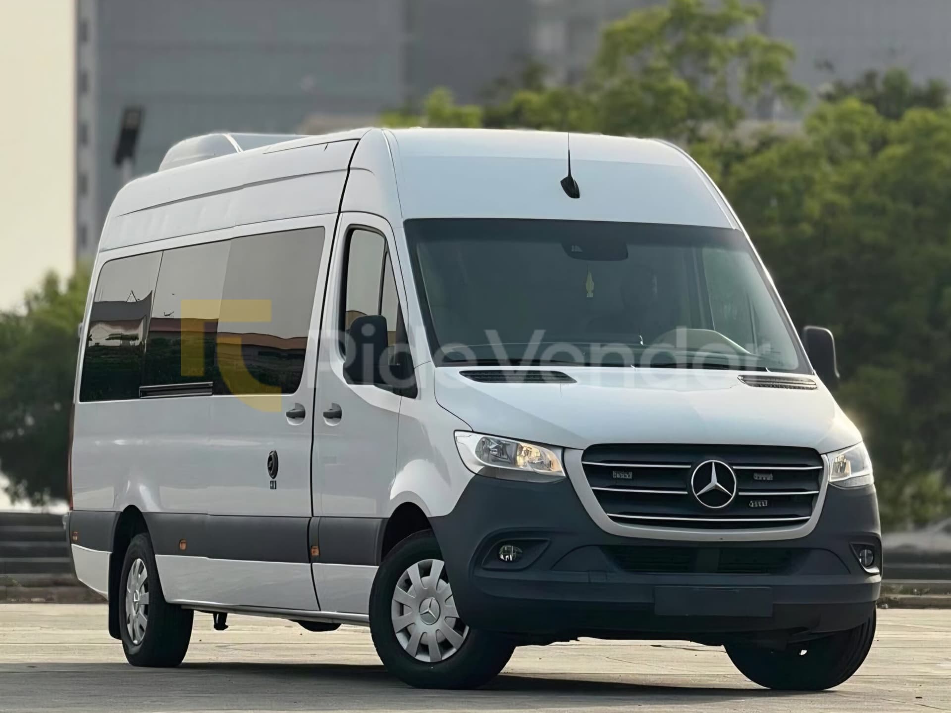 2022 Mercedes-Benz Sprinter — photo 3