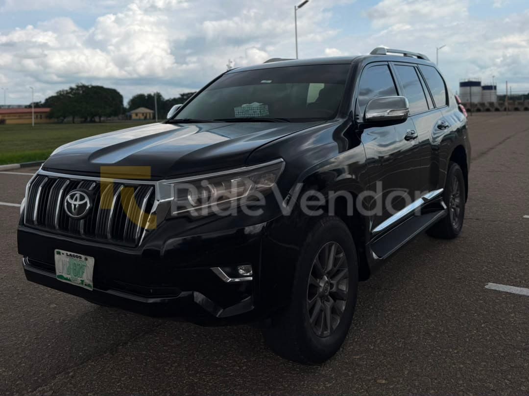 2022 Toyota Prado TXL — photo 6