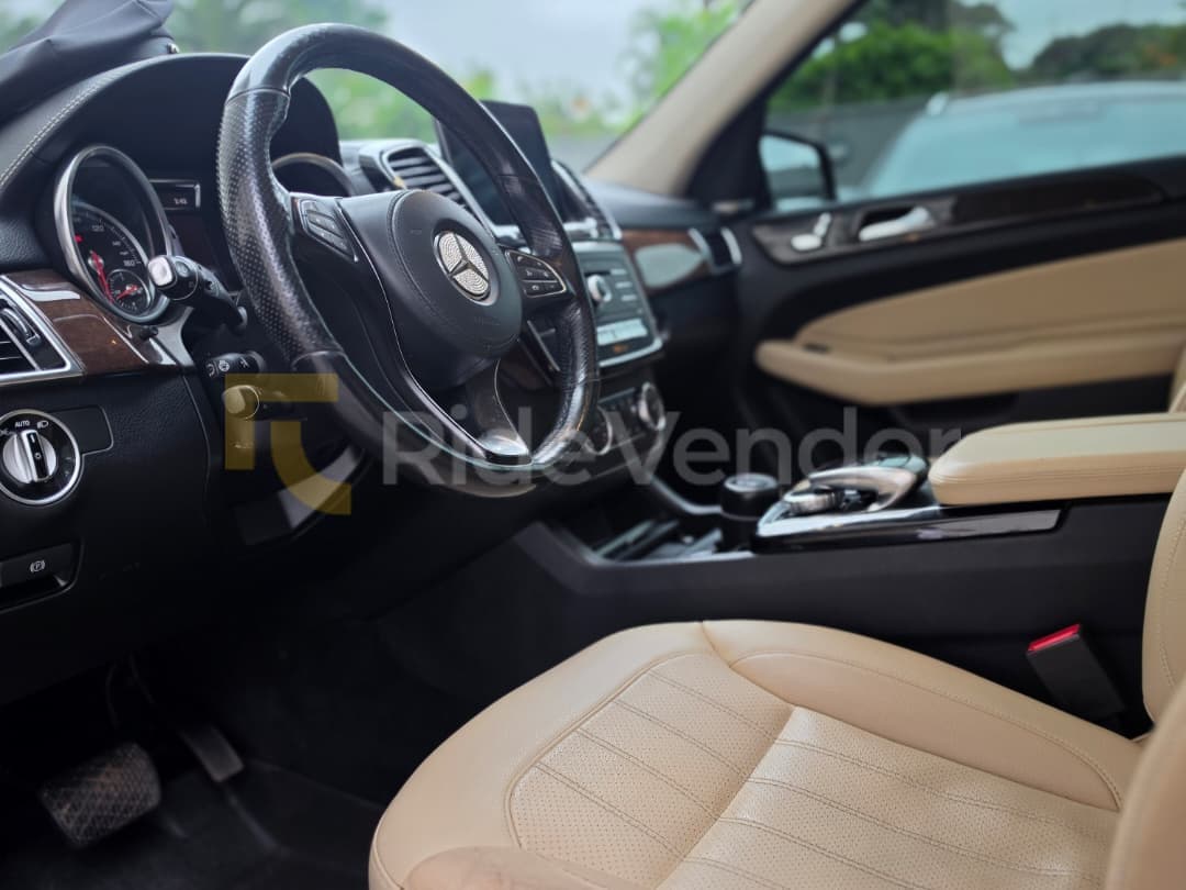 2019 Mercedes-Benz GLS 450 — photo 7