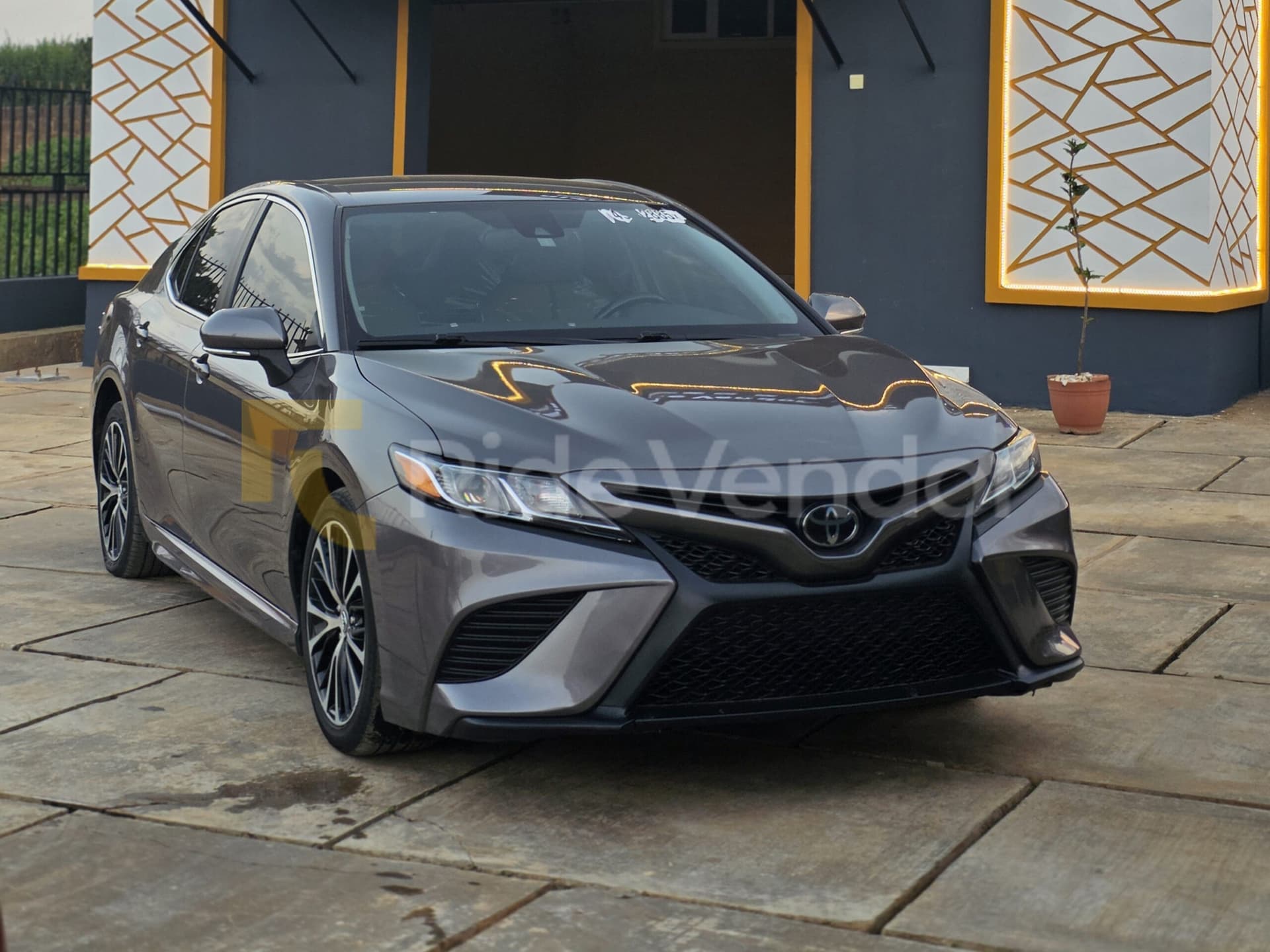 2022 Toyota Camry SE for Car Hire in Share