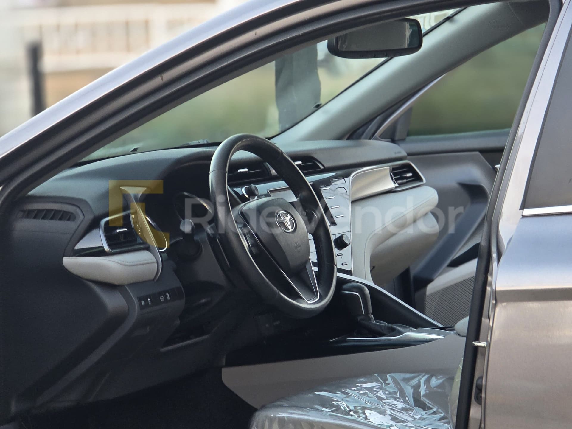 2022 Toyota Camry SE — photo 6