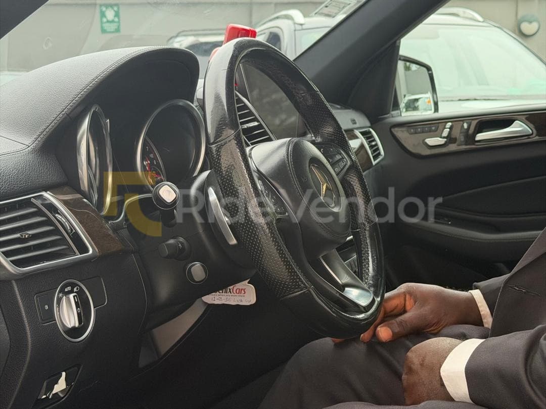 2019 Mercedes-Benz GLS 450 — photo 4