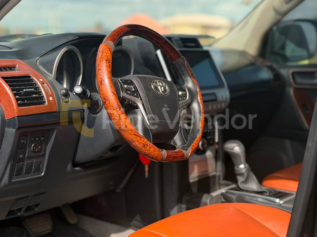 2020 Toyota Prado TXL — photo 4