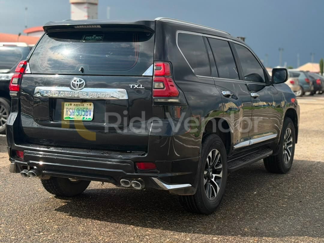 2020 Toyota Prado TXL — photo 8