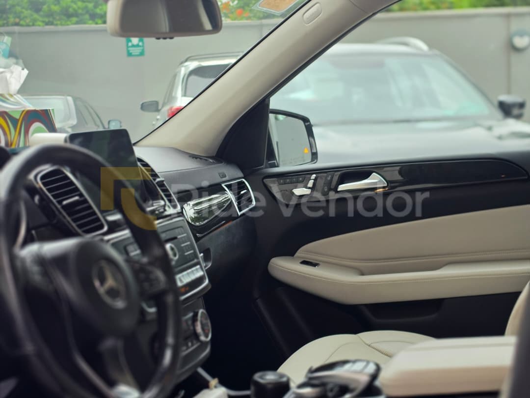 2019 Mercedes-Benz GLS 450 — photo 8