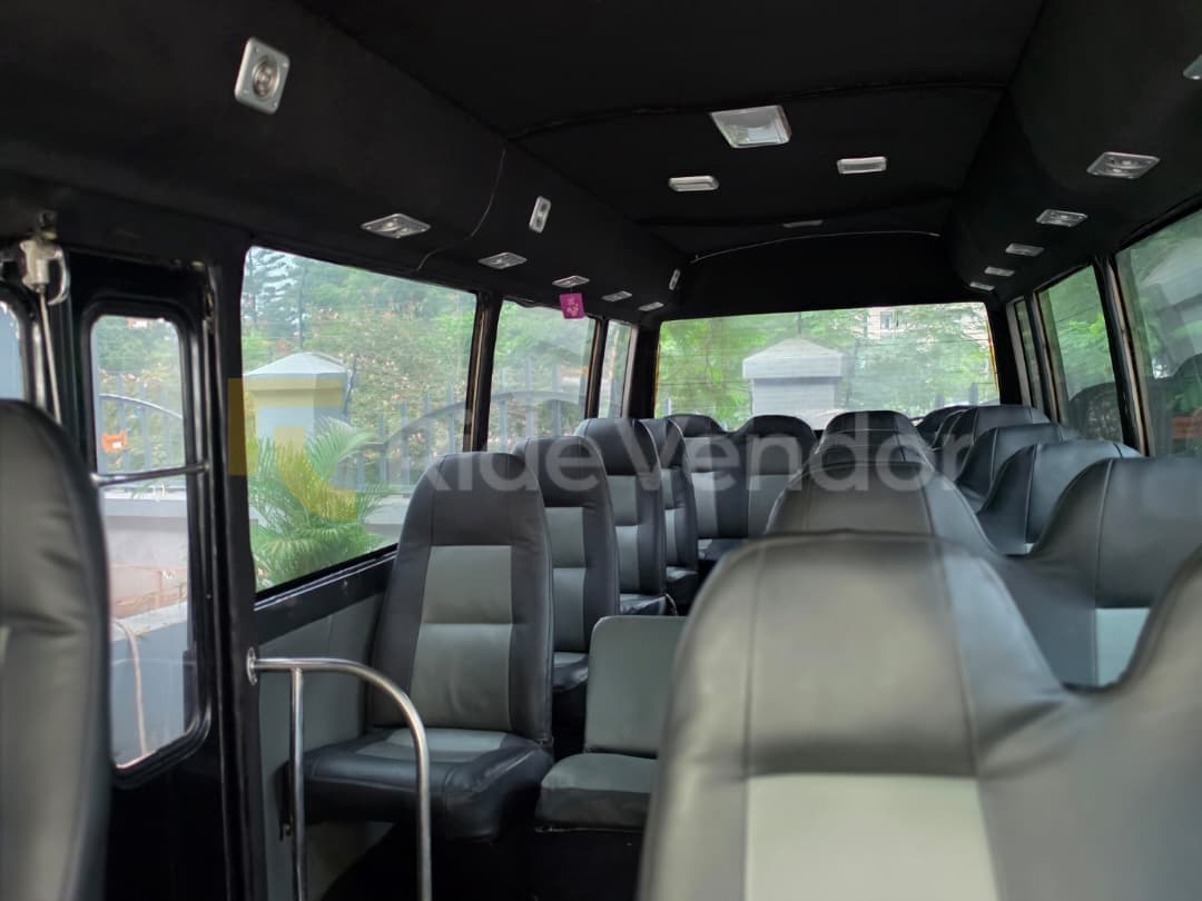 2020 Toyota Coaster Bus — photo 4
