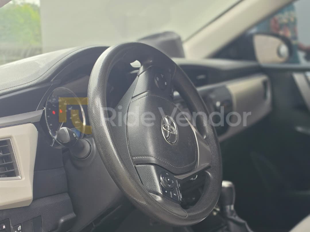 2016 Toyota Corolla LE — photo 5