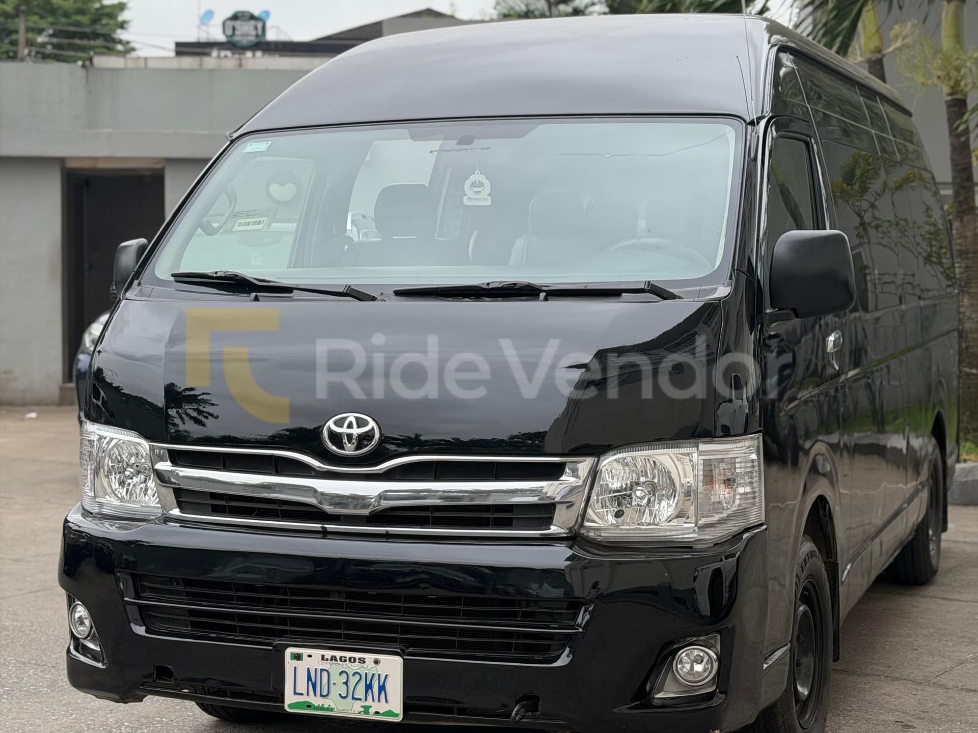 2019 Toyota Hiace High Roof — photo 3