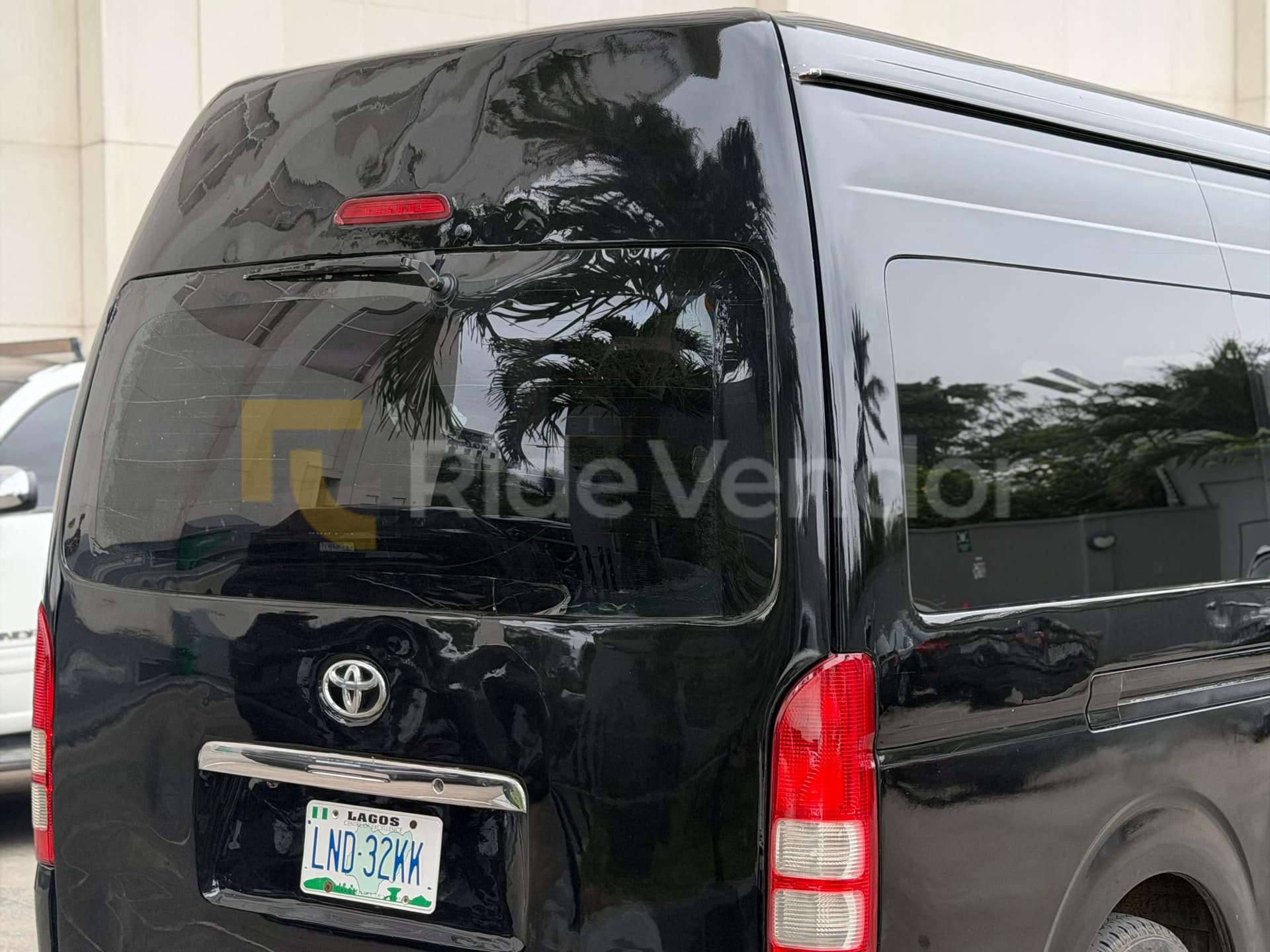 2019 Toyota Hiace High Roof — photo 5