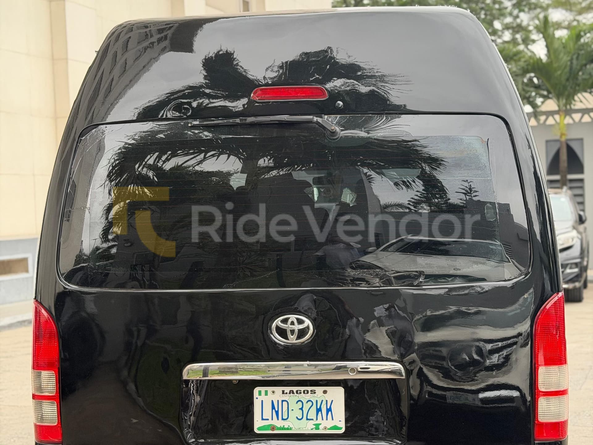 2019 Toyota Hiace High Roof — photo 6