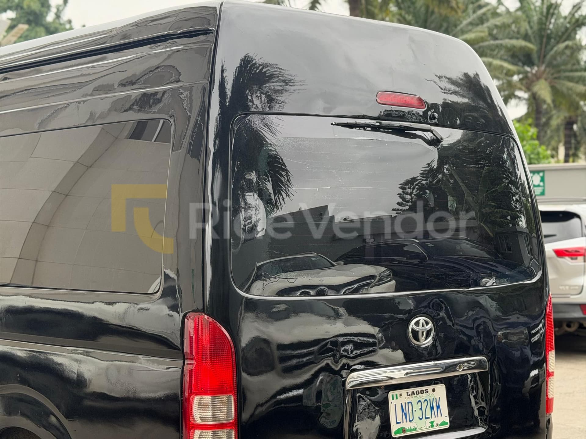 2019 Toyota Hiace High Roof — photo 7
