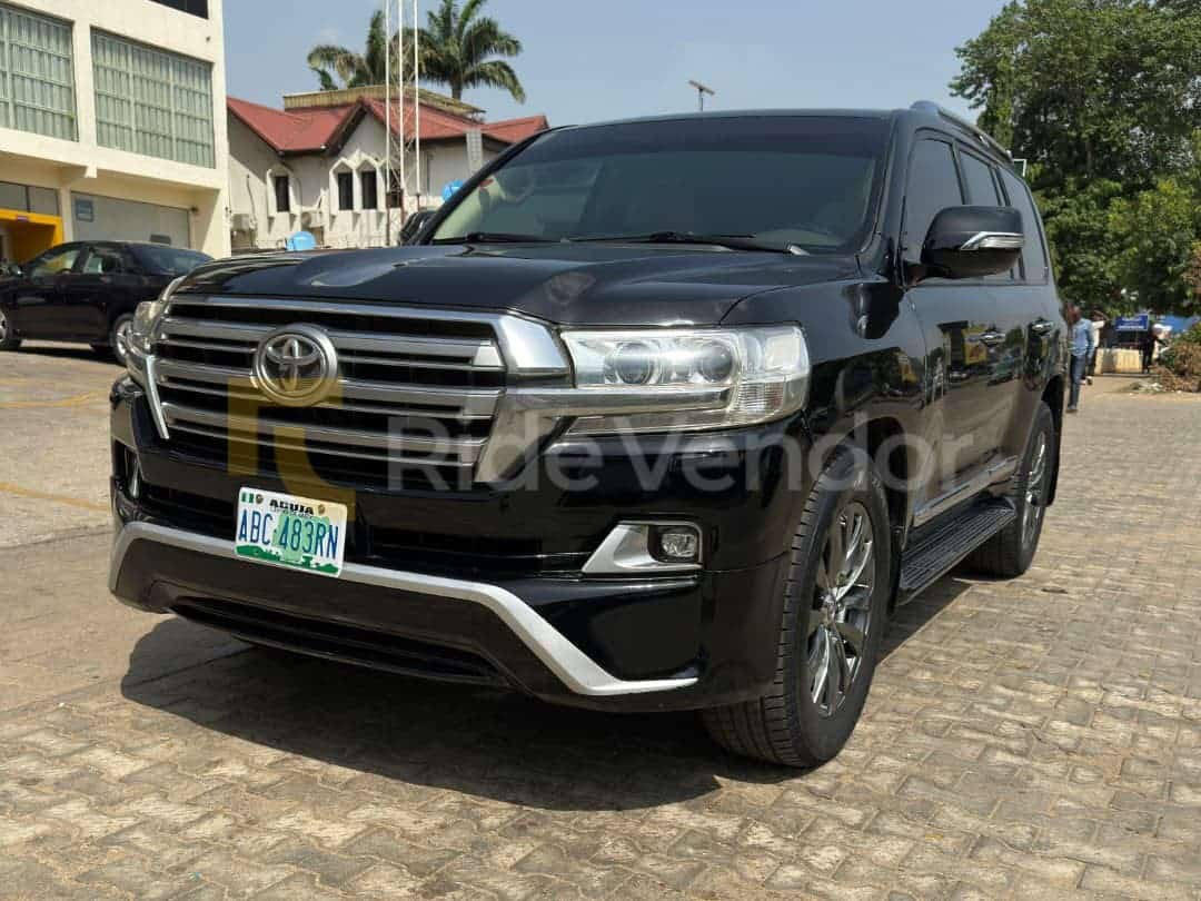 2020 Toyota Land Cruiser GXR V8 available for chauffeur-driven car hire in Nigeria