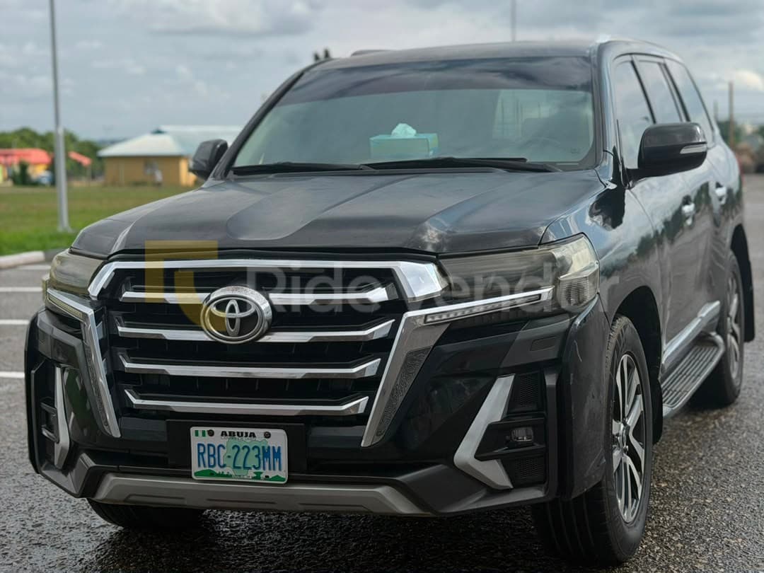 Toyota Land Cruiser for hire in Ilorin