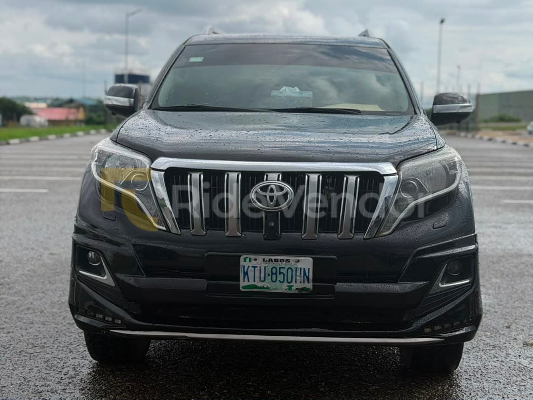 2020 Toyota Prado TXL — photo 6