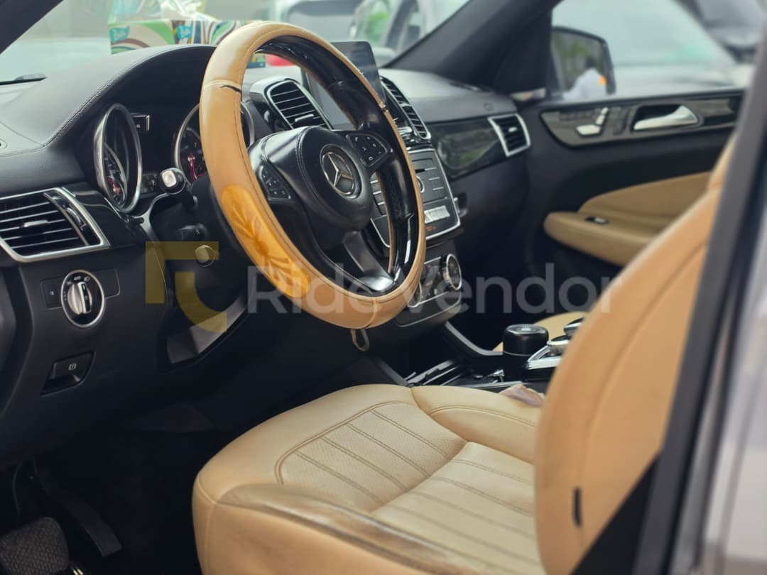 2019 Mercedes-Benz GLS 450 — photo 3