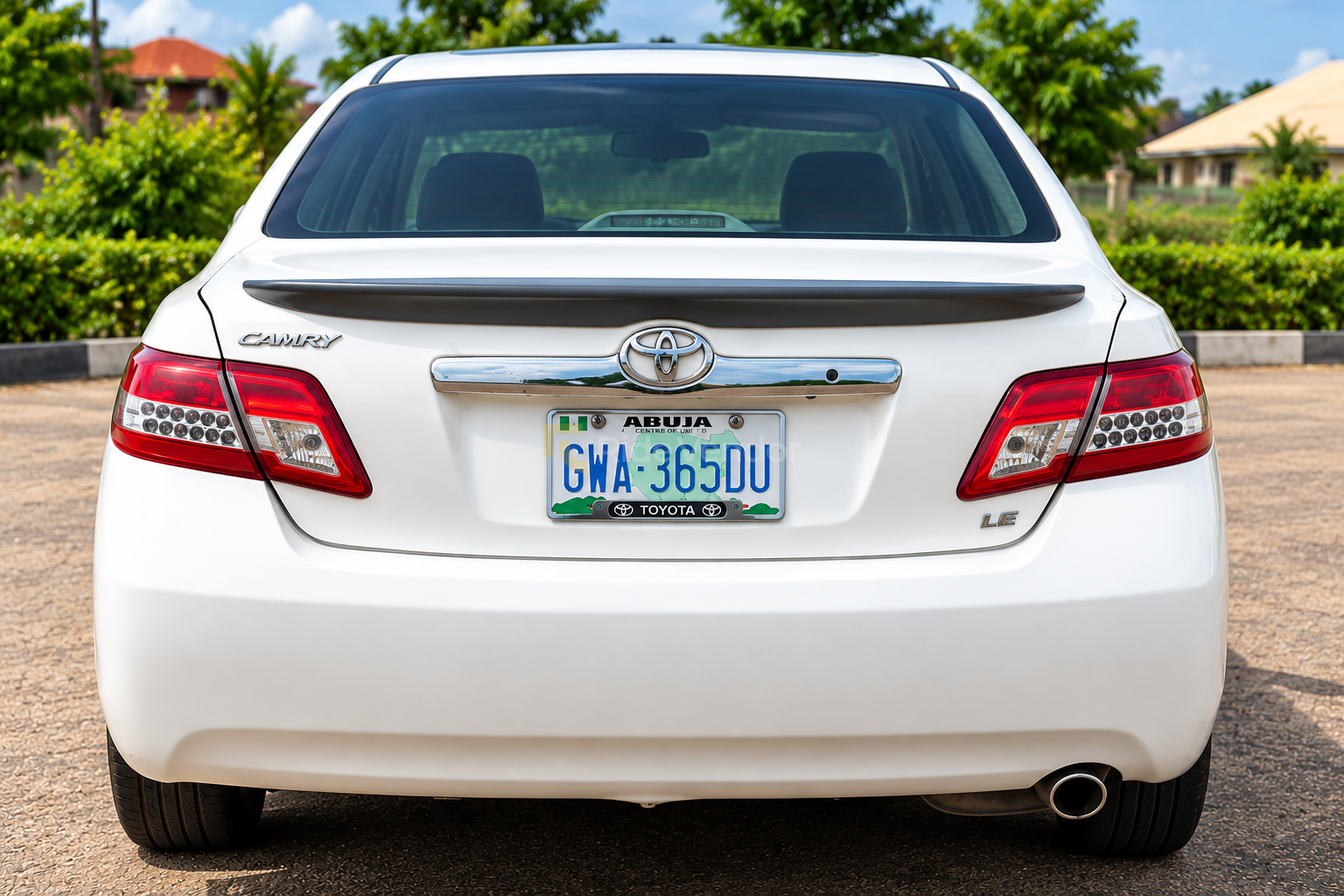 2011 Toyota Camry XLE — photo 2