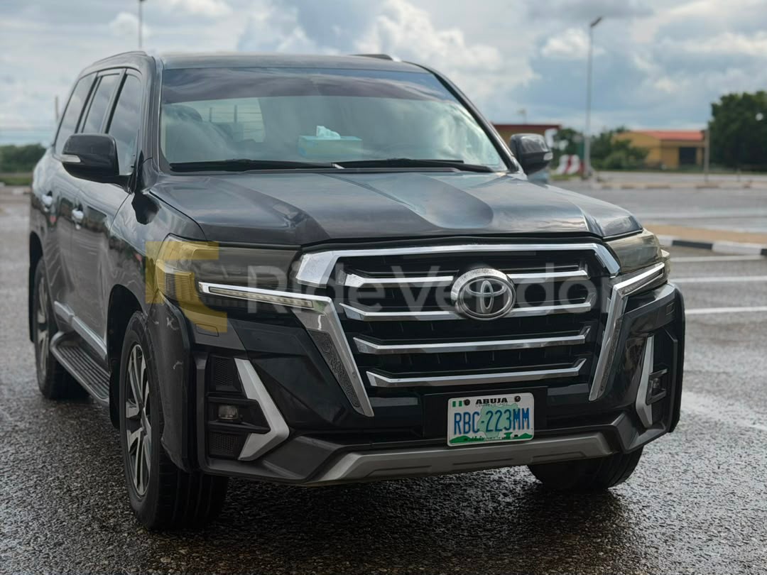 2020 Toyota Land Cruiser — photo 7