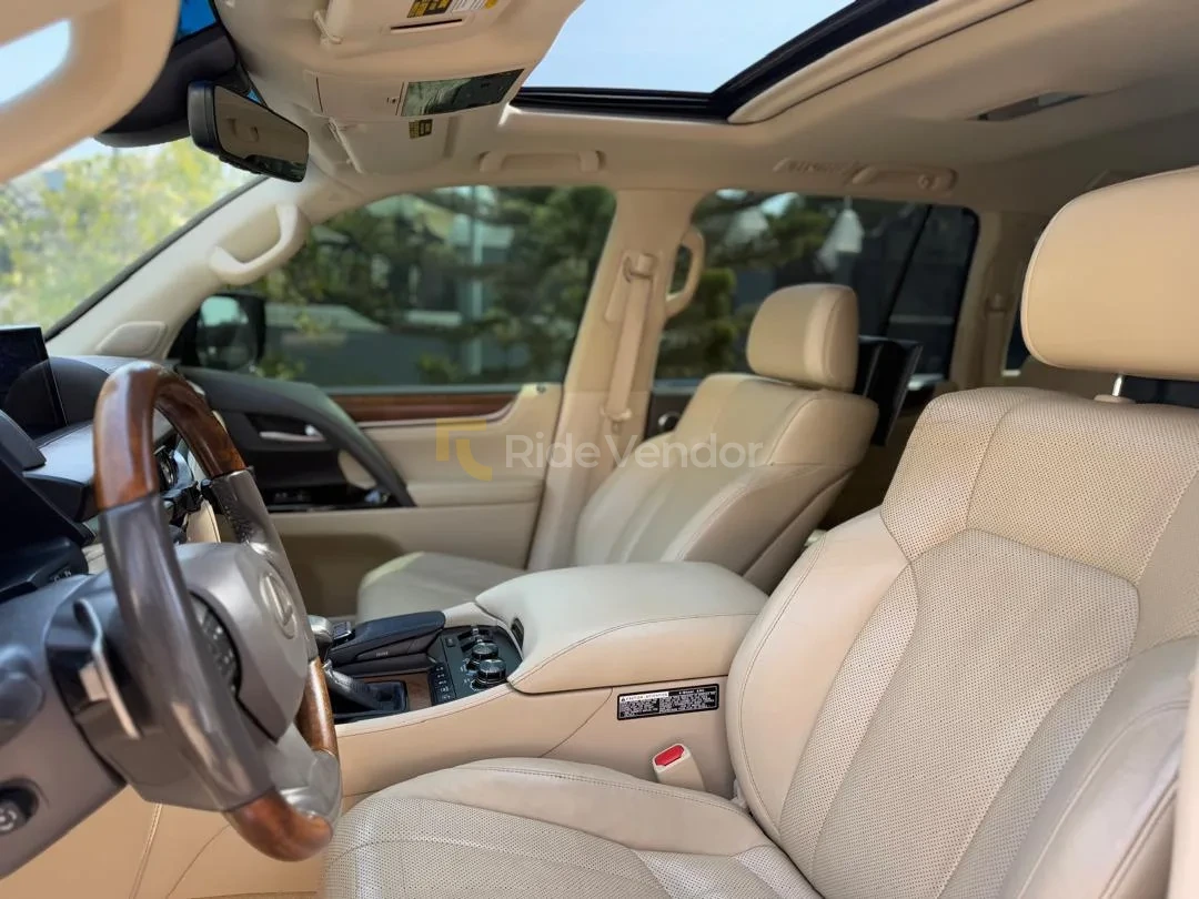 2020 Lexus LX 570 — photo 4