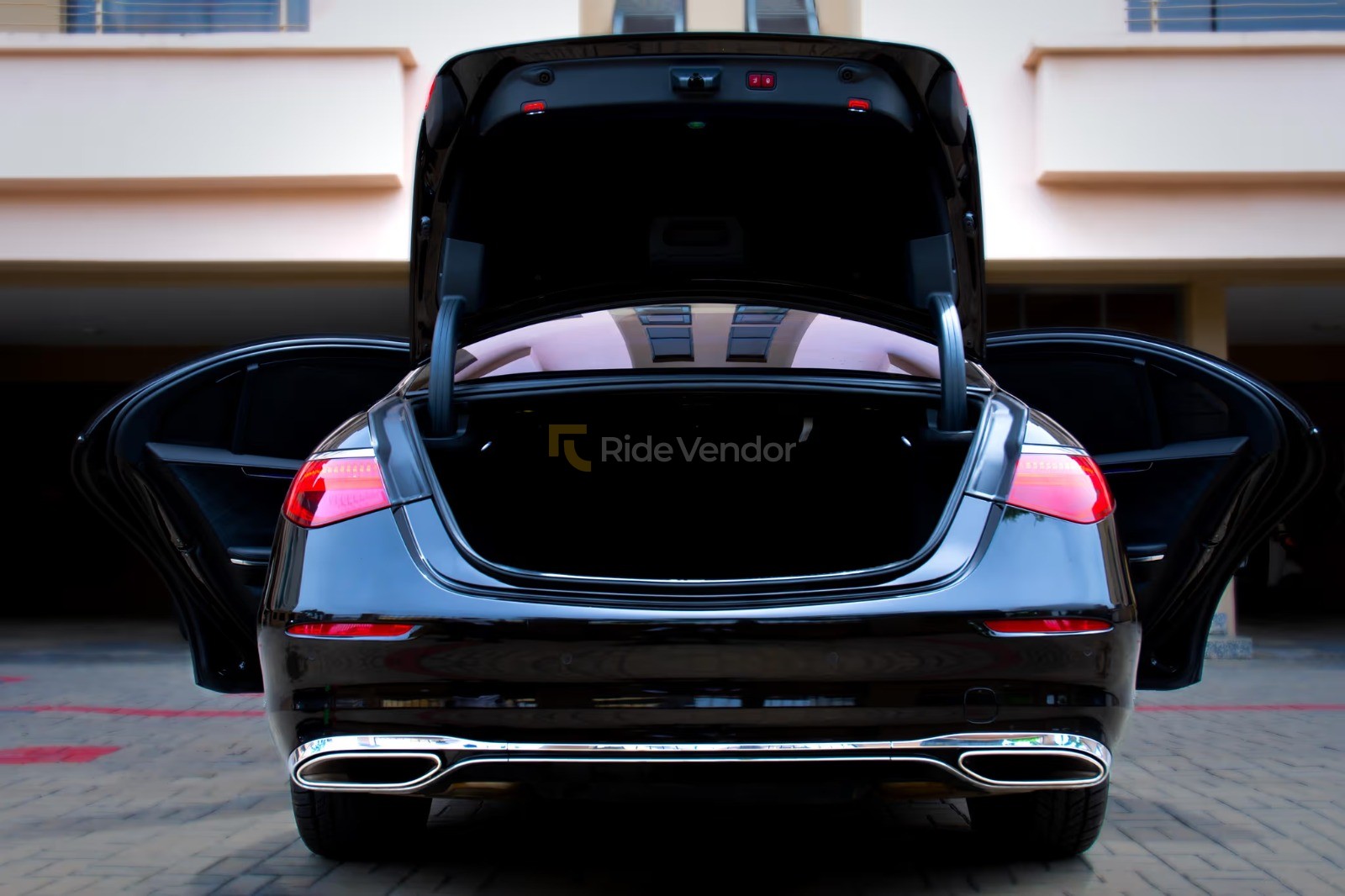 2021 Mercedes-Benz S580 — photo 2