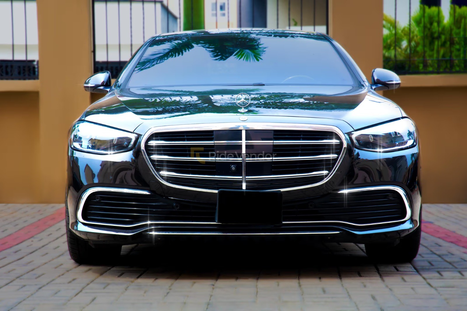 2021 Mercedes-Benz S580 available for car hire in Lagos