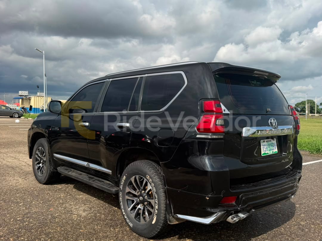 2020 Toyota Prado TXL — photo 7