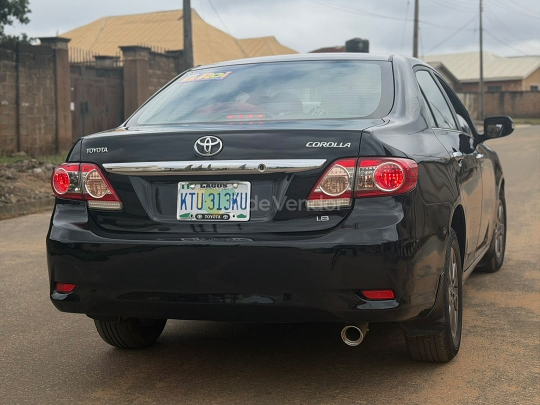 2014 Toyota Corolla LE — photo 5